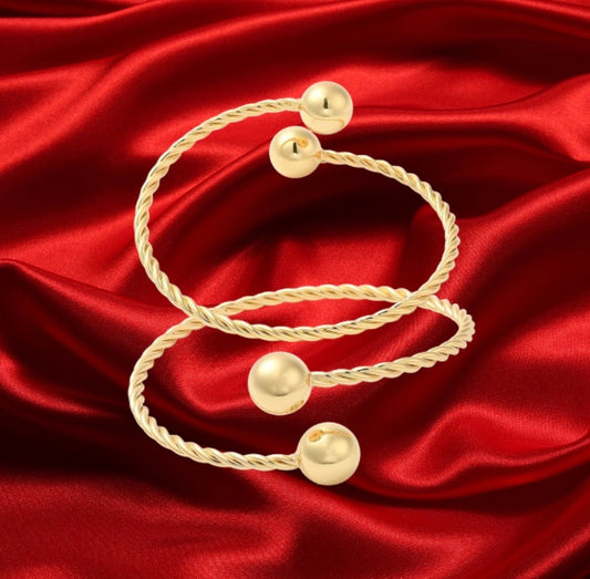 ⭐️ Harmony Loops with Complementary Velvet Pouch